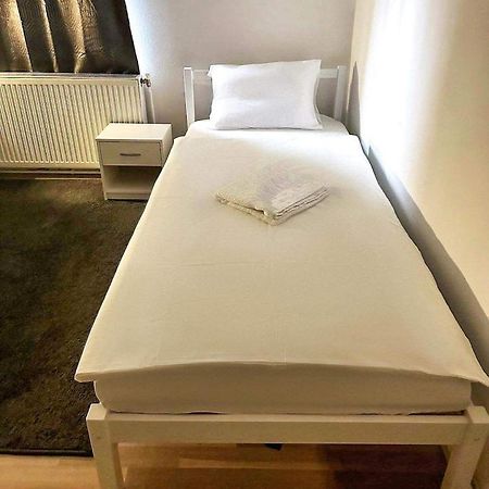 Adelin Einzelzimmer Hostel Wenen Buitenkant foto