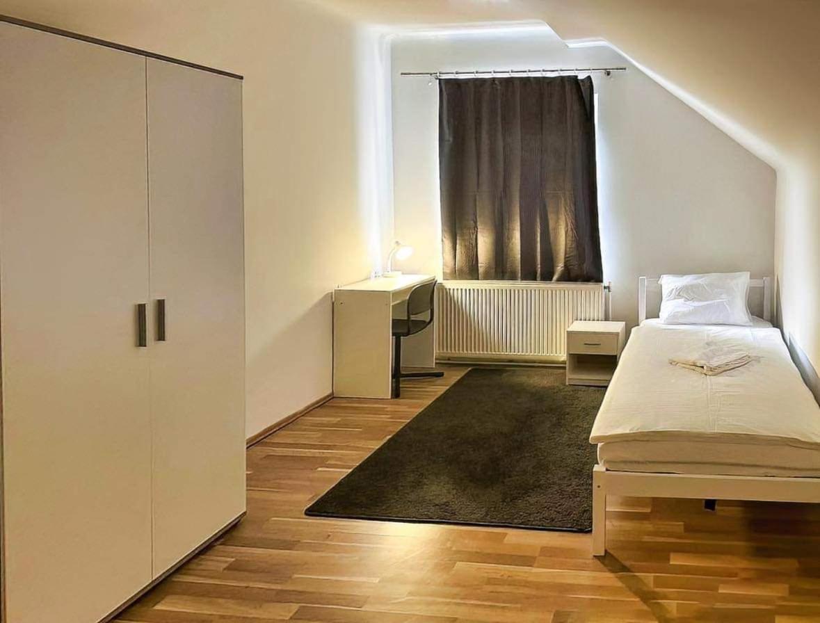 Adelin Einzelzimmer Hostel Wenen Buitenkant foto
